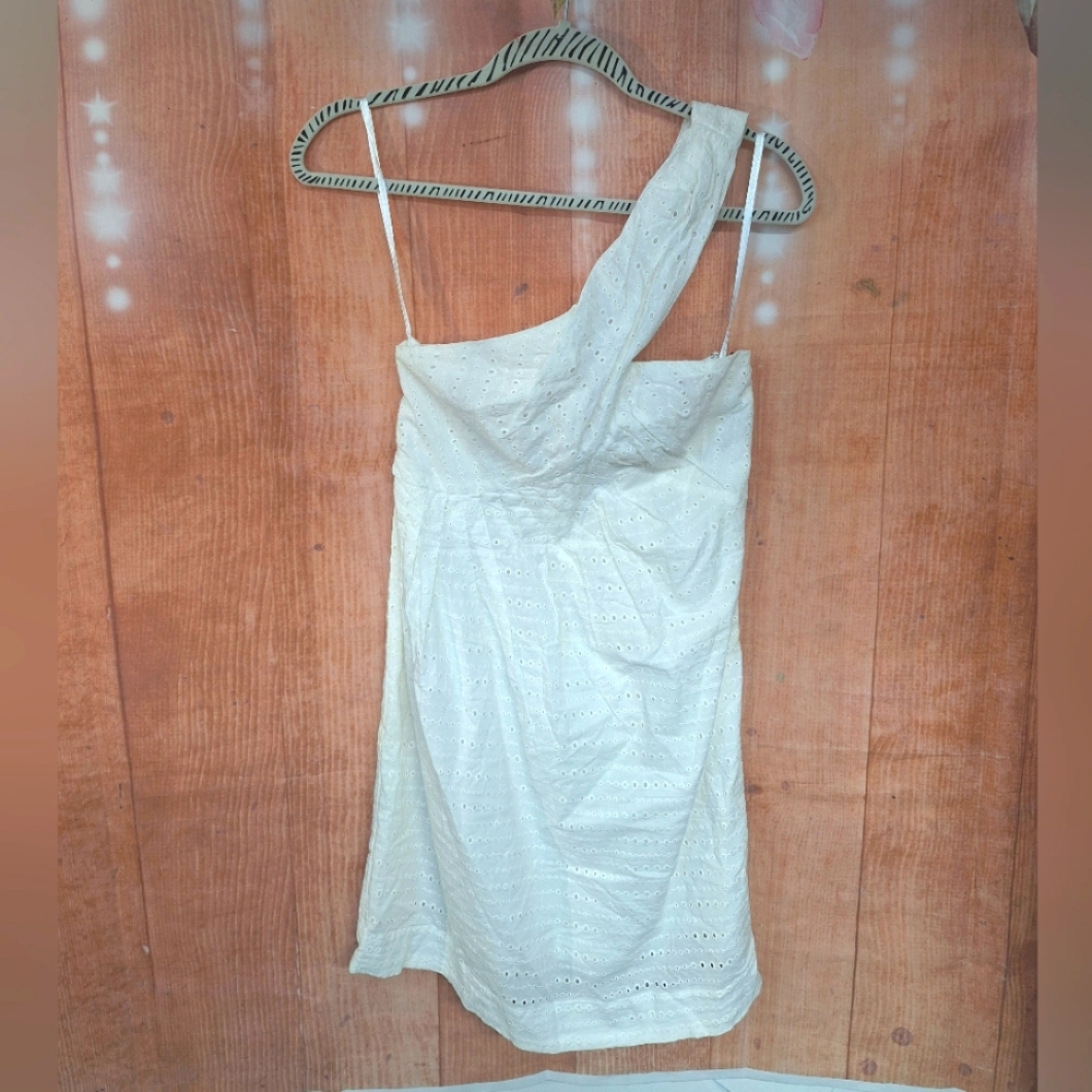 BCBGenerarion white one shoulder mini dress size 6